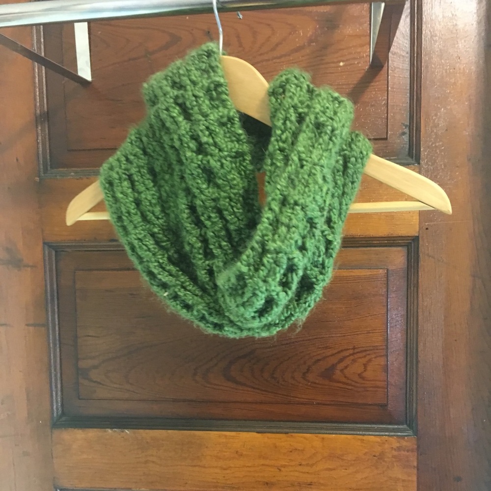 Green knitted Circle Scarf